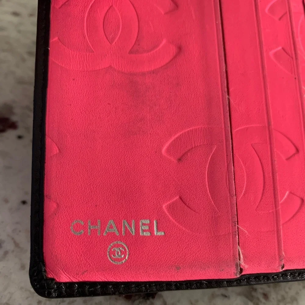 Authentic CHANEL CC Cambon leather‎ quilted compact wallet